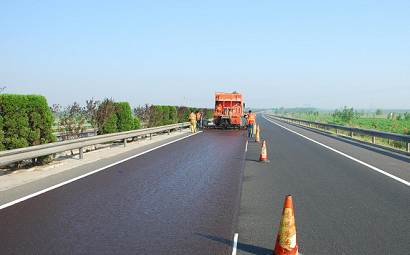 Emulsified asphalt construction methods